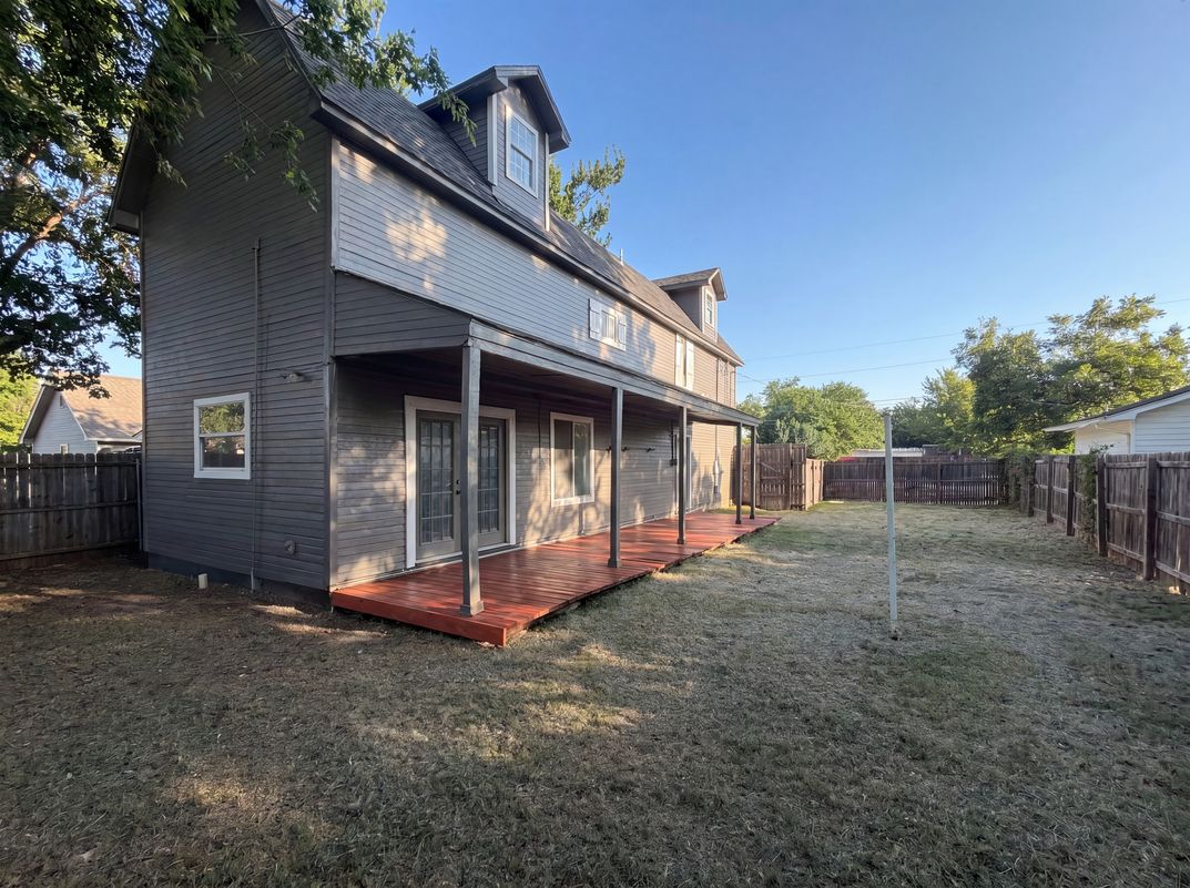 Photo 5 of 17 of 4526 S Horseshoe Trl, The Colony, TX