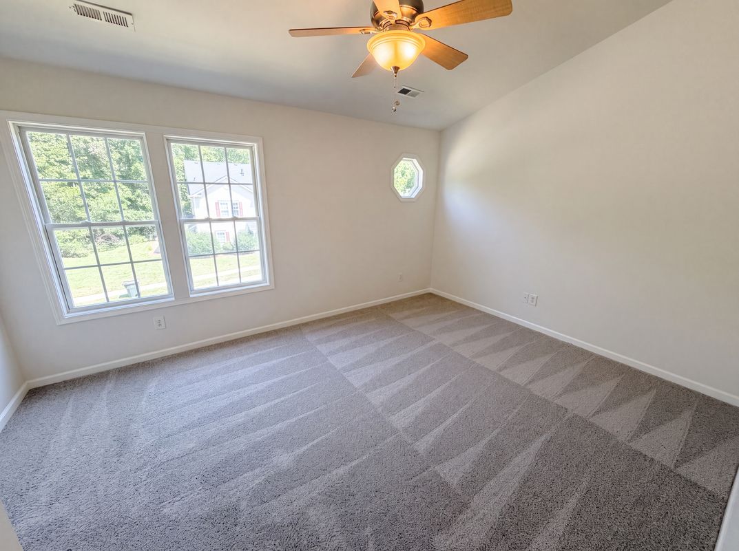 Photo 6 of 21 of 9514 Littleleaf Dr, Charlotte, NC