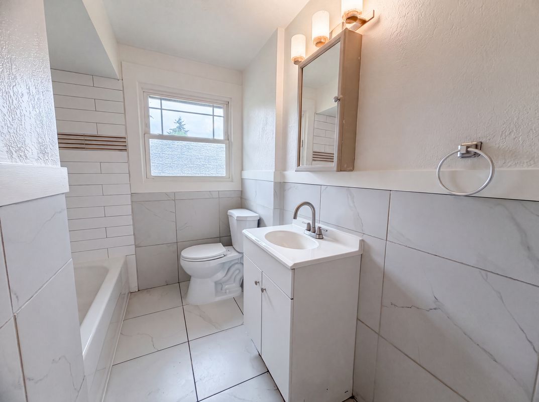 Photo 12 of 16 of 11650 NE Glisan St, Portland, OR