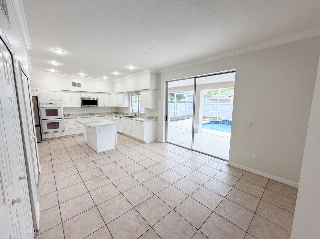 Photo 16 of 43 of 2270 Blossomwood Dr, Oviedo, FL