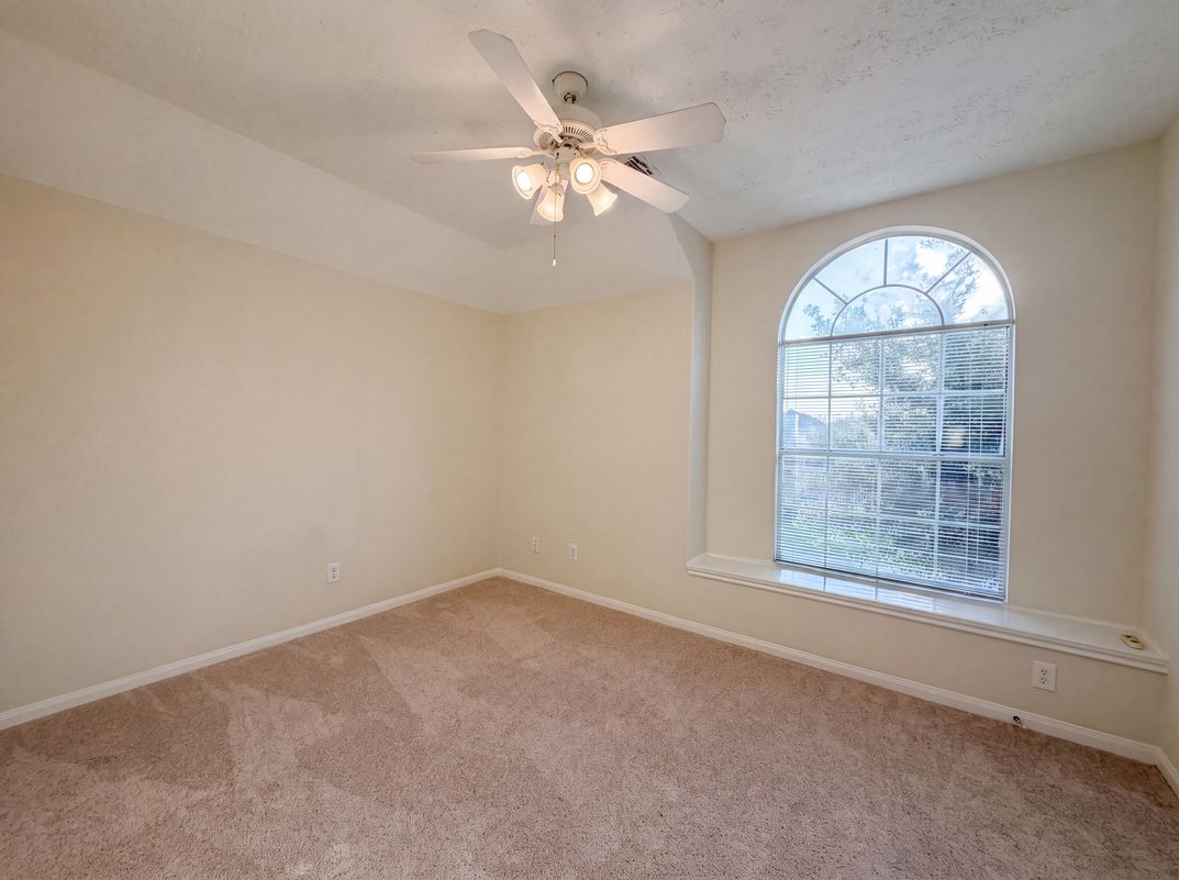 Photo 16 of 22 of 7914 Ingle Oak Dr, Houston, TX