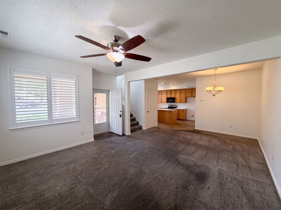Photo 3 of 20 of 6943 W Bamburgh Way, West Valley City, UT
