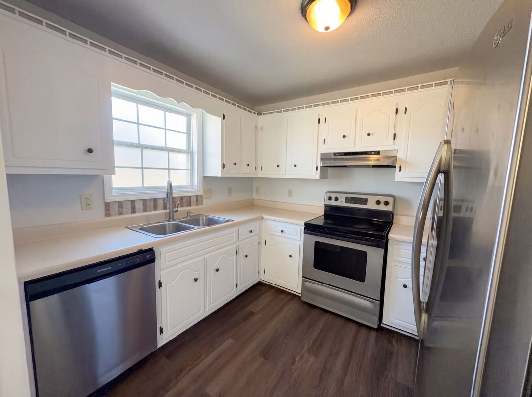 Property photo 2 of 1690 Sparkleberry Dr
