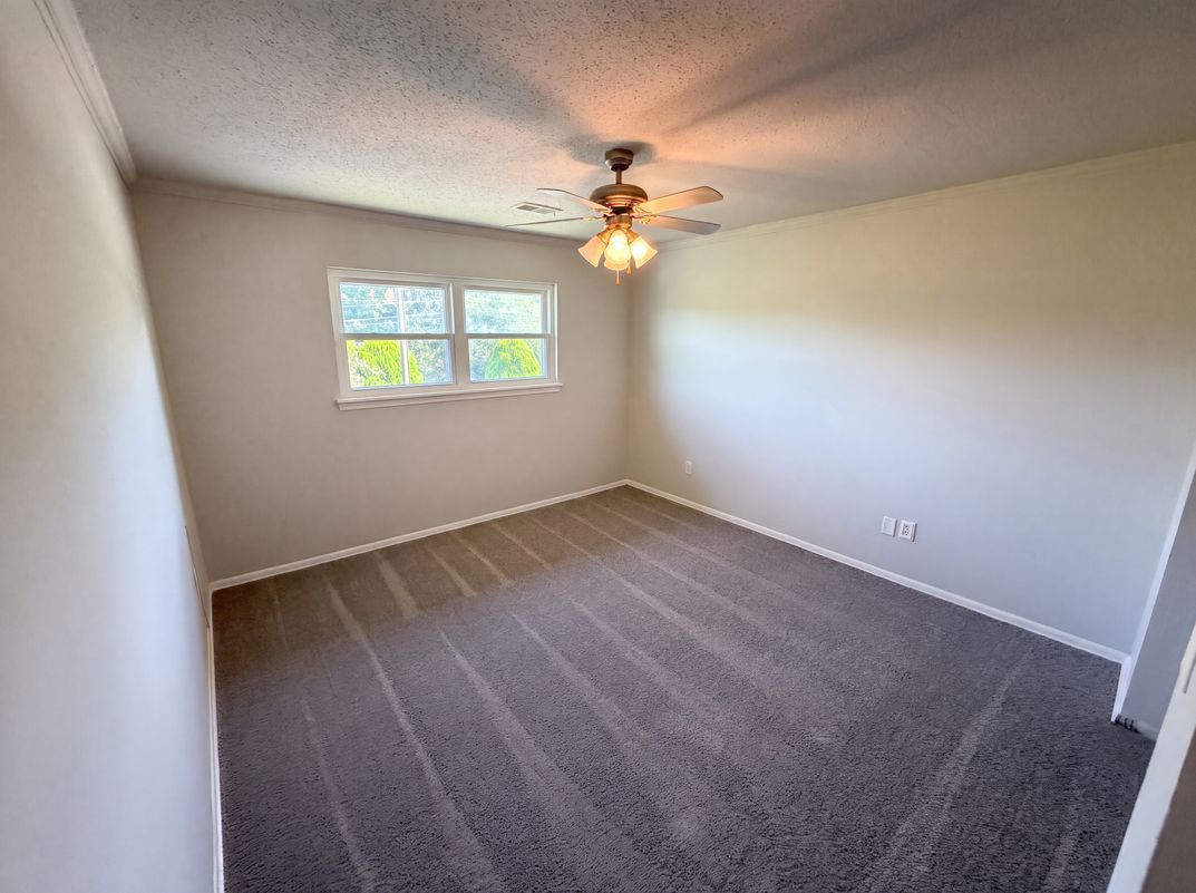 Photo 15 of 22 of 3135 E 52nd St, Indianapolis, IN