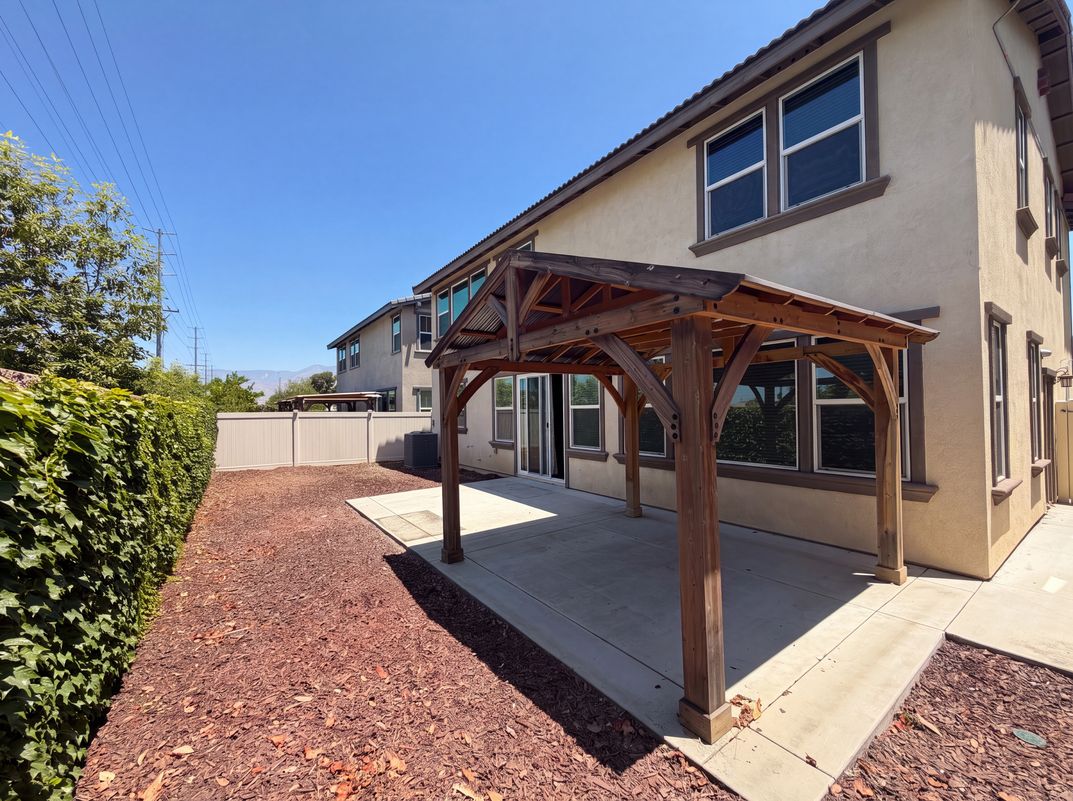 Photo 22 of 24 of 1182 Woodbury Ln, Mentone, CA