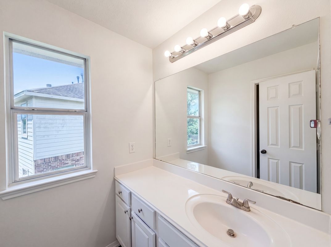 Photo 18 of 26 of 6510 Briar Moss Ln, Katy, TX