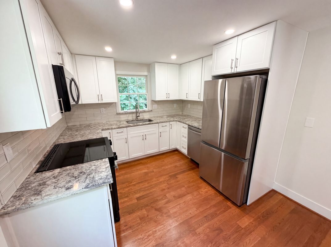 Photo 8 of 23 of 2320 Capehart Cir NE, Atlanta, GA