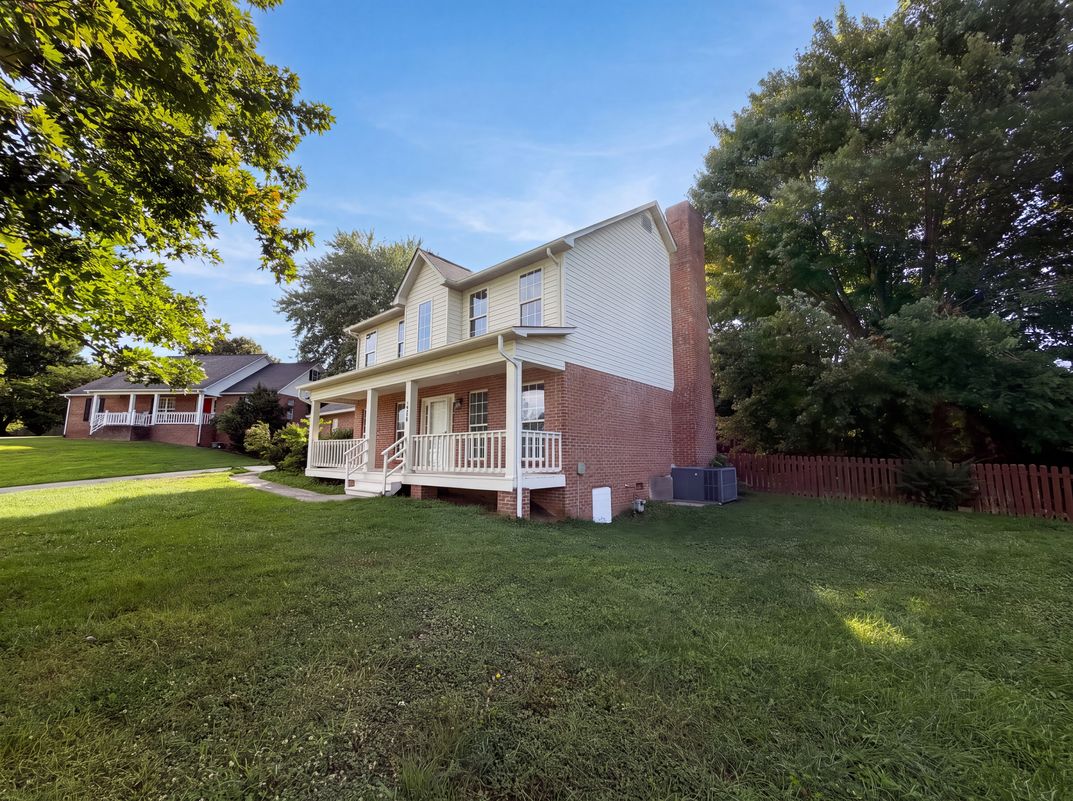Photo 24 of 27 of 518 Glenfield Cir, Maryville, TN