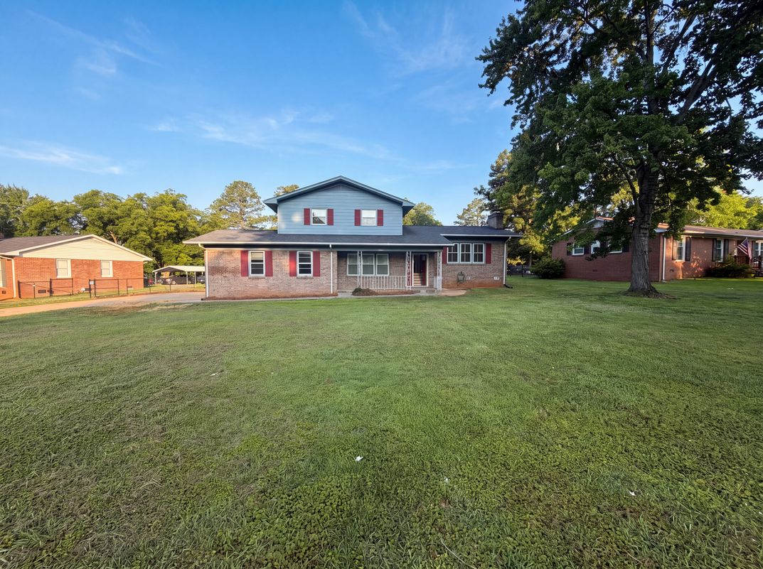Property photo 1 of 1248 Christopher Cir