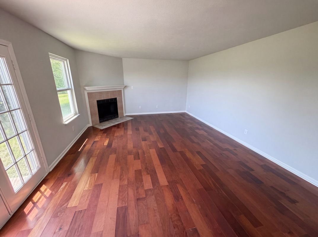 Property photo 3 of 2219 Rolling Oak Dr