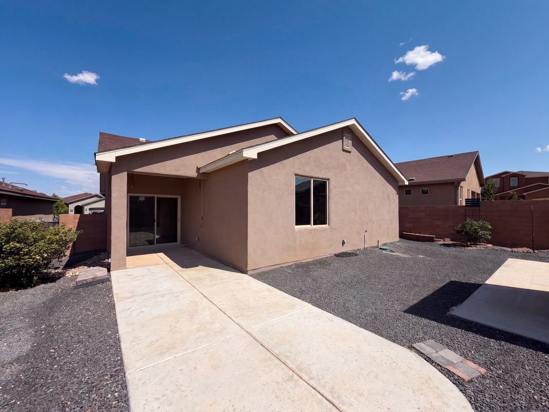 Photo 5 of 24 of 6384 Red Falcon Dr NE, Rio Rancho, NM