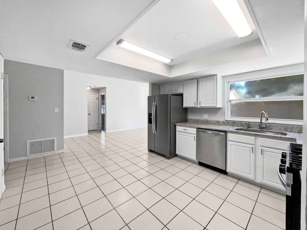Photo 7 of 22 of 831 Haulover Dr, Altamonte Springs, FL