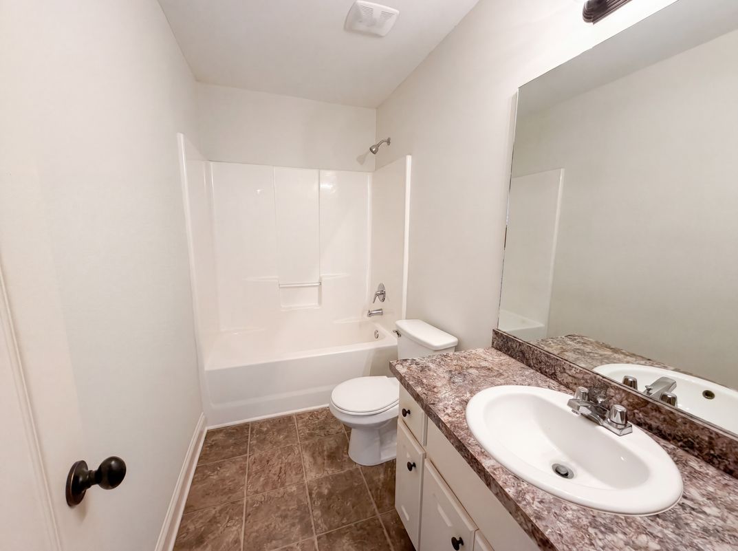 Photo 21 of 28 of 2721 Berkshire Dr, Winder, GA
