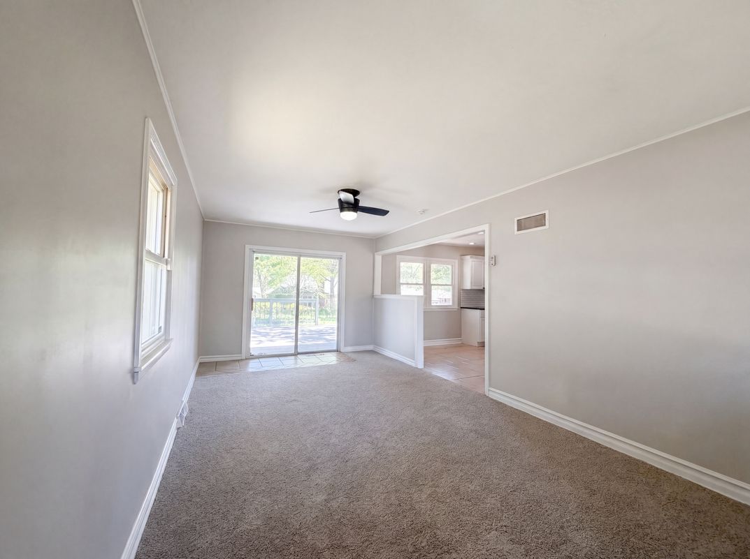 Photo 11 of 21 of 3809 S Drumm Ave, Independence, MO