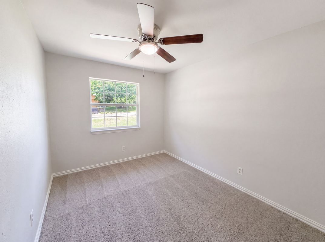 Photo 15 of 25 of 5608 Cherilee Ln, Haltom City, TX