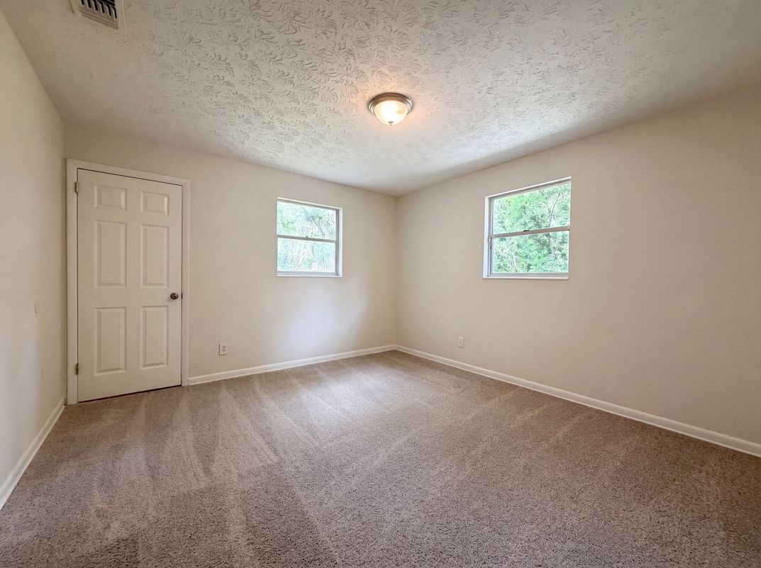Photo 9 of 19 of 7361 Proxima Rd, Jacksonville, FL
