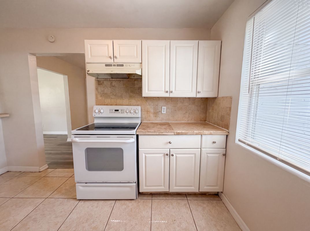 Photo 16 of 20 of 3740 Ballejo Ct W, Jacksonville, FL