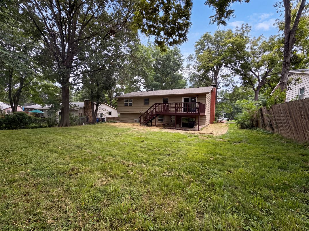 Photo 5 of 21 of 2909 Sagebrush Dr, Lawrence, KS
