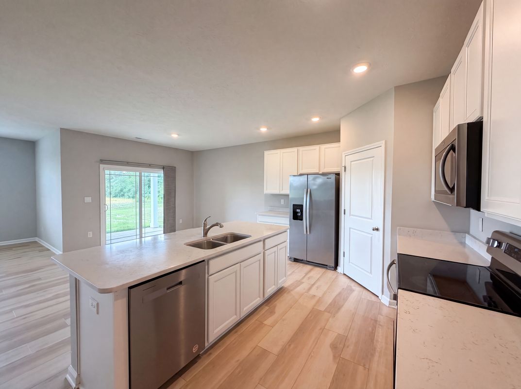 Photo 7 of 19 of 1671 Fairmount Dr, Greenfield, IN