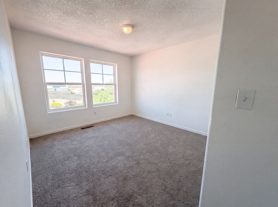 Photo 10 of 22 of 2516 Milagro Ridge Ct NE, Rio Rancho, NM