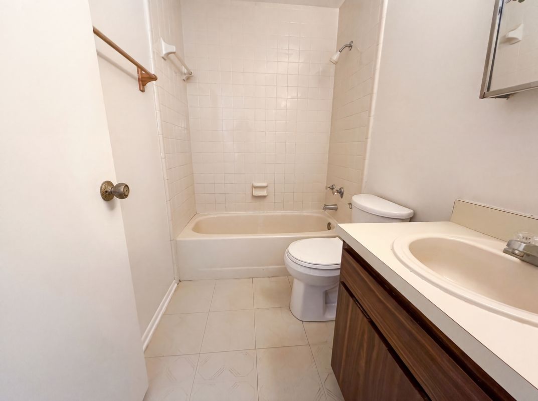 Photo 14 of 27 of 5720 Kneeland Ln, Tampa, FL