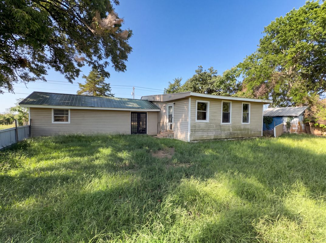 Photo 5 of 20 of 20509 E Reno Ave, Harrah, OK