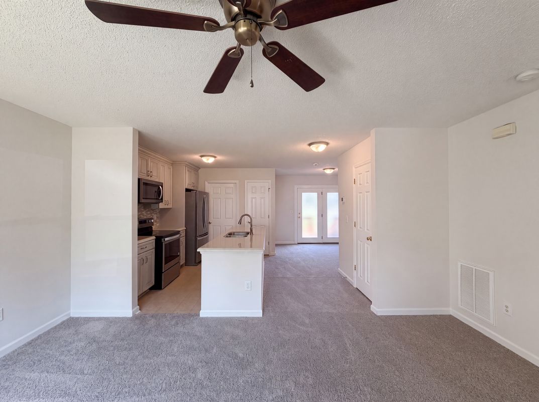Photo 6 of 22 of 889 Salem Pointe Ln, Winston Salem, NC