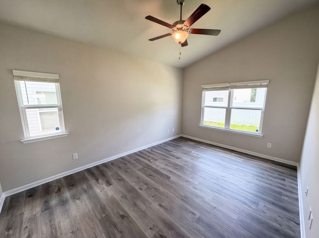 Photo 11 of 25 of 4104 Stoneygreen Ln, Charlotte, NC