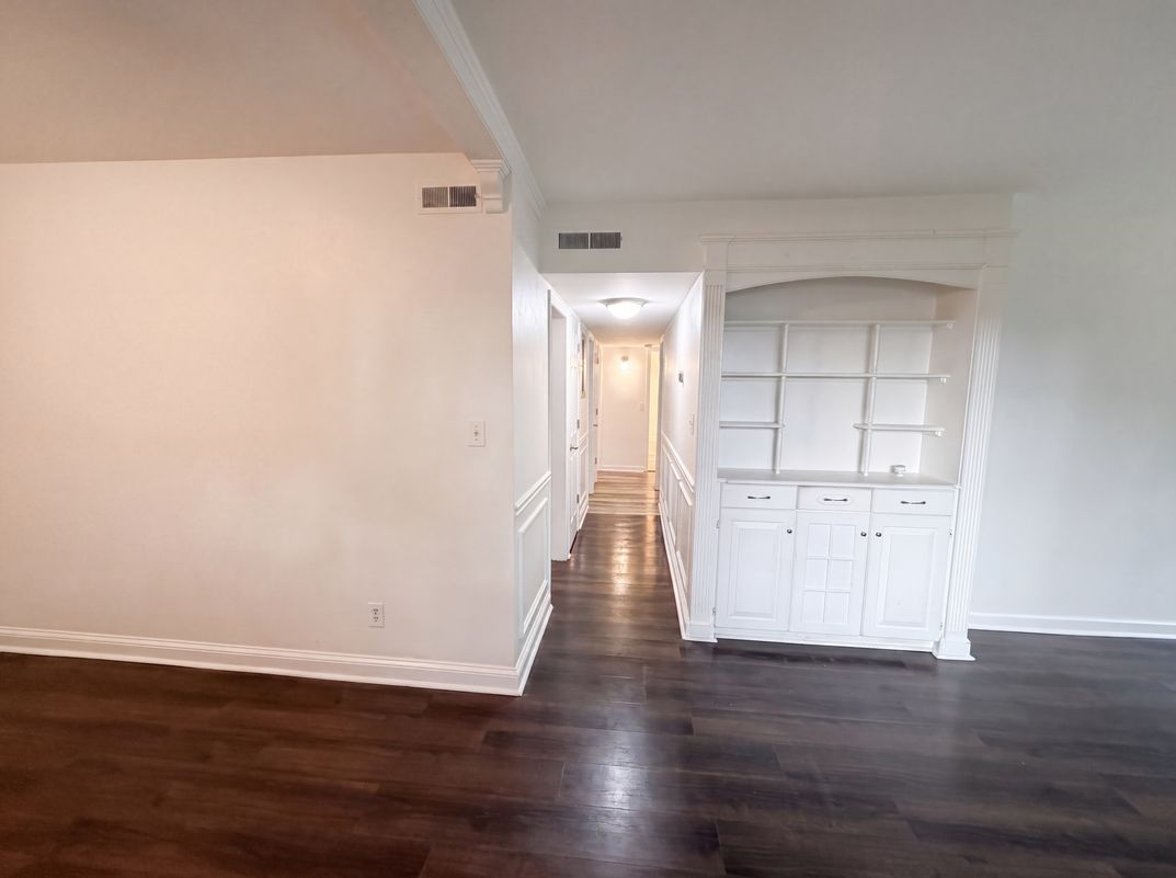 Photo 5 of 16 of 7040 Longstreet Dr, Raleigh, NC