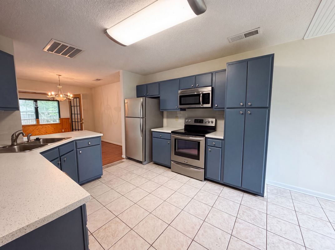 Photo 6 of 24 of 2054 Willowdale Ct, Mount Pleasant, SC