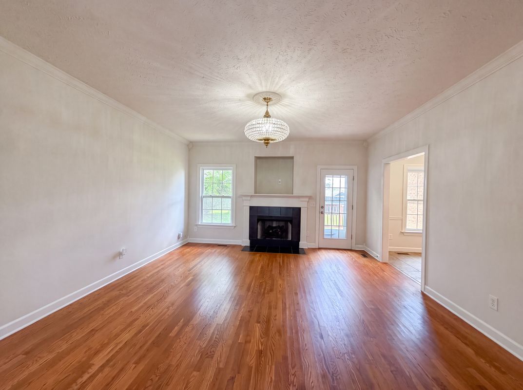 Photo 3 of 30 of 1044 Laramie Ct, Murfreesboro, TN