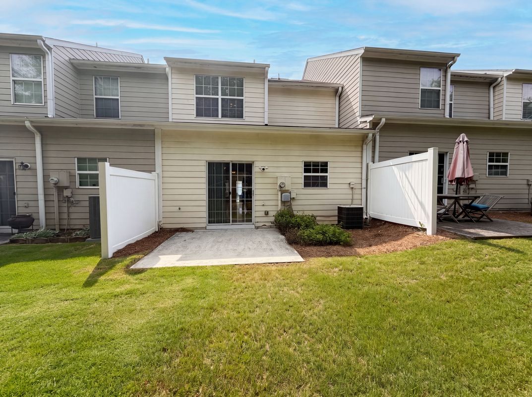 Photo 5 of 20 of 2350 Heritage Park Cir NW, Kennesaw, GA
