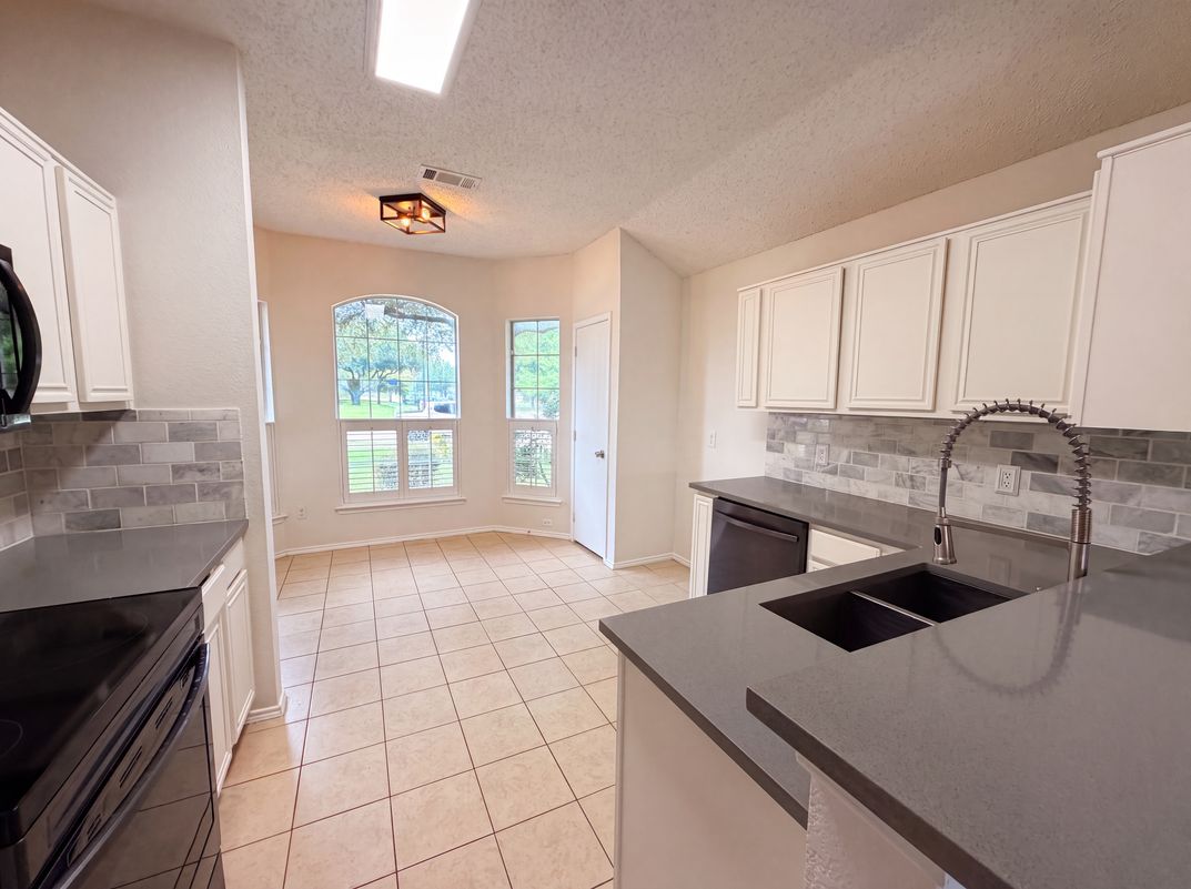 Photo 3 of 16 of 405 Kathy Ln, Wylie, TX