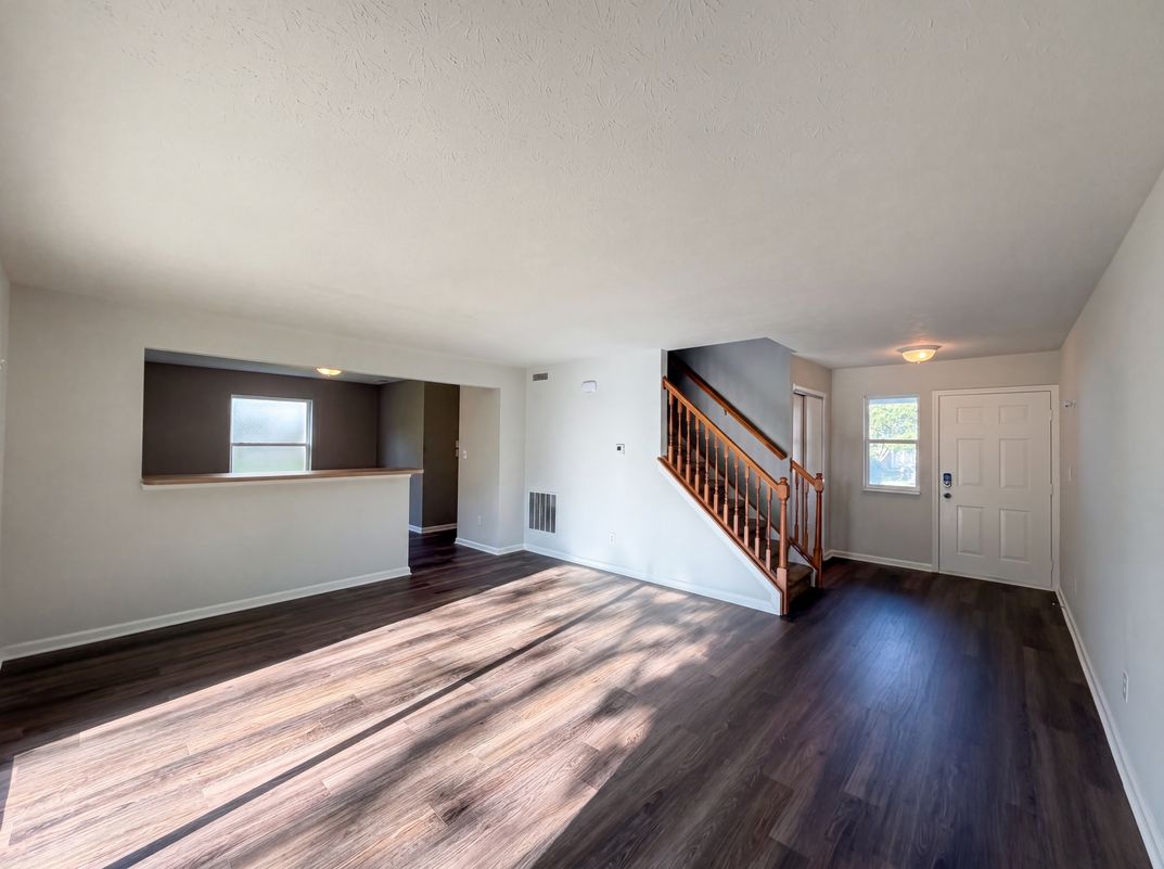 Photo 3 of 18 of 233 White Lick Dr, Indianapolis, IN