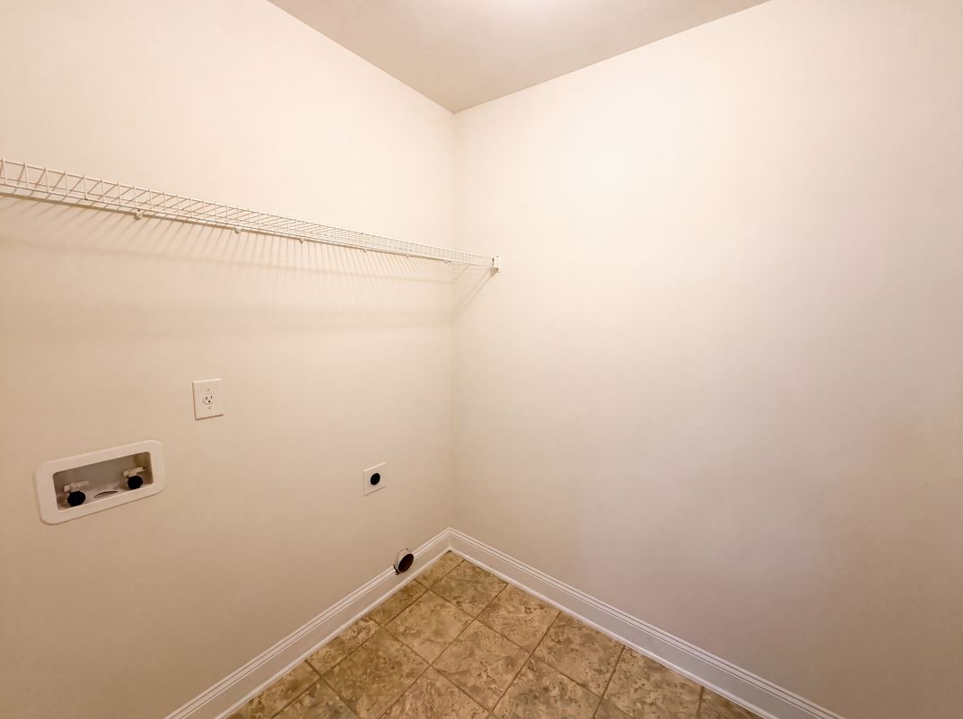 Photo 18 of 22 of 2321 Willow Shade Ln, Loganville, GA