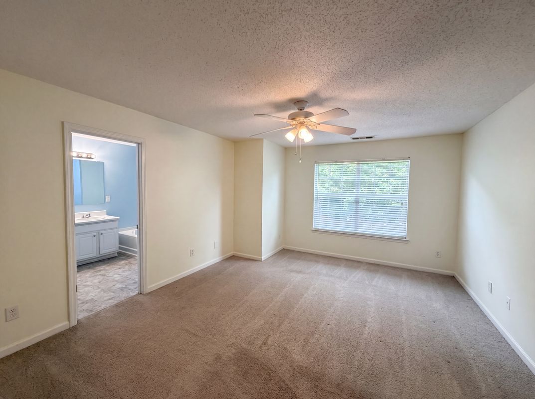 Photo 4 of 20 of 2350 Heritage Park Cir NW, Kennesaw, GA