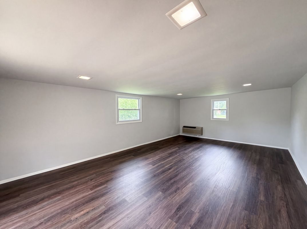 Photo 7 of 22 of 902 W Highland Dr, Shelbyville, IN