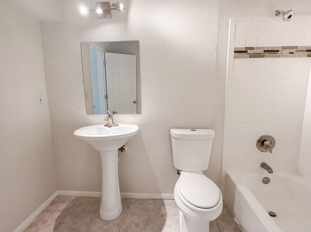 Photo 11 of 21 of 5928 Lake Ridge Ave, Jacksonville, FL
