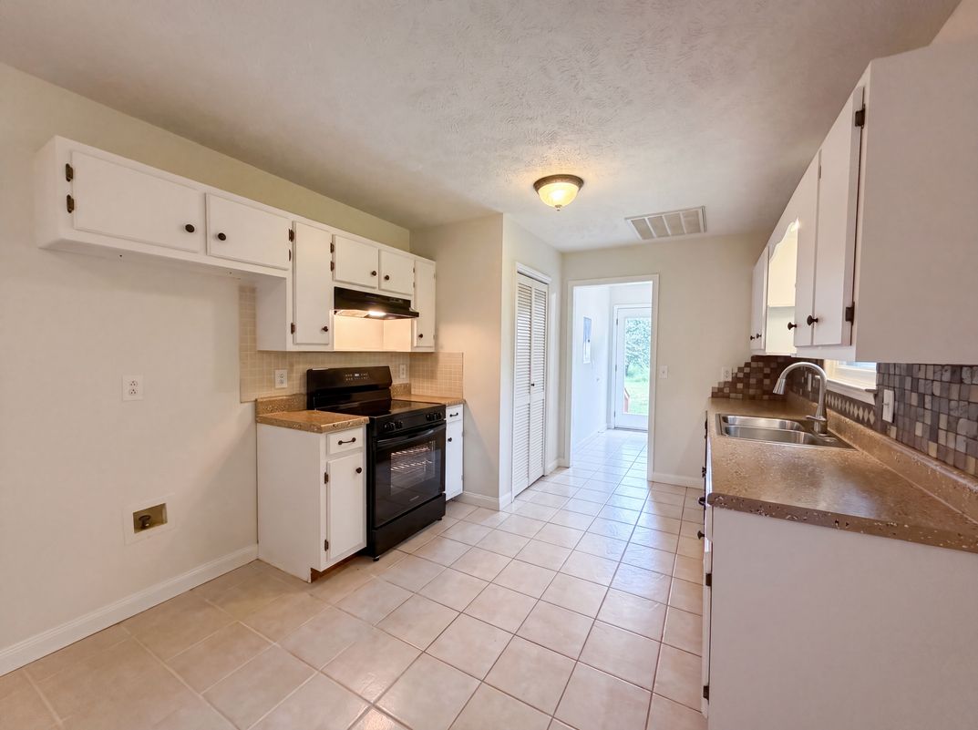 Photo 7 of 21 of 7502 Lone Eagle Dr, Murfreesboro, TN