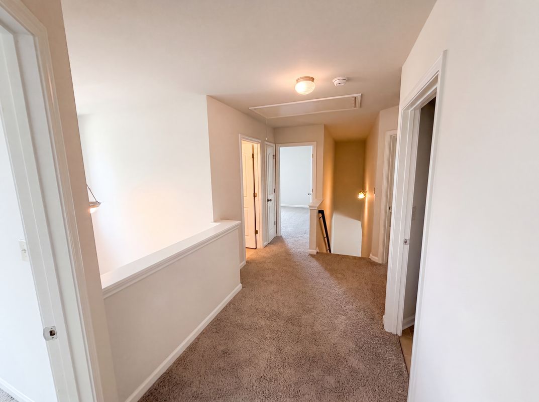 Photo 13 of 34 of 821 Walnut Woods Dr, Braselton, GA