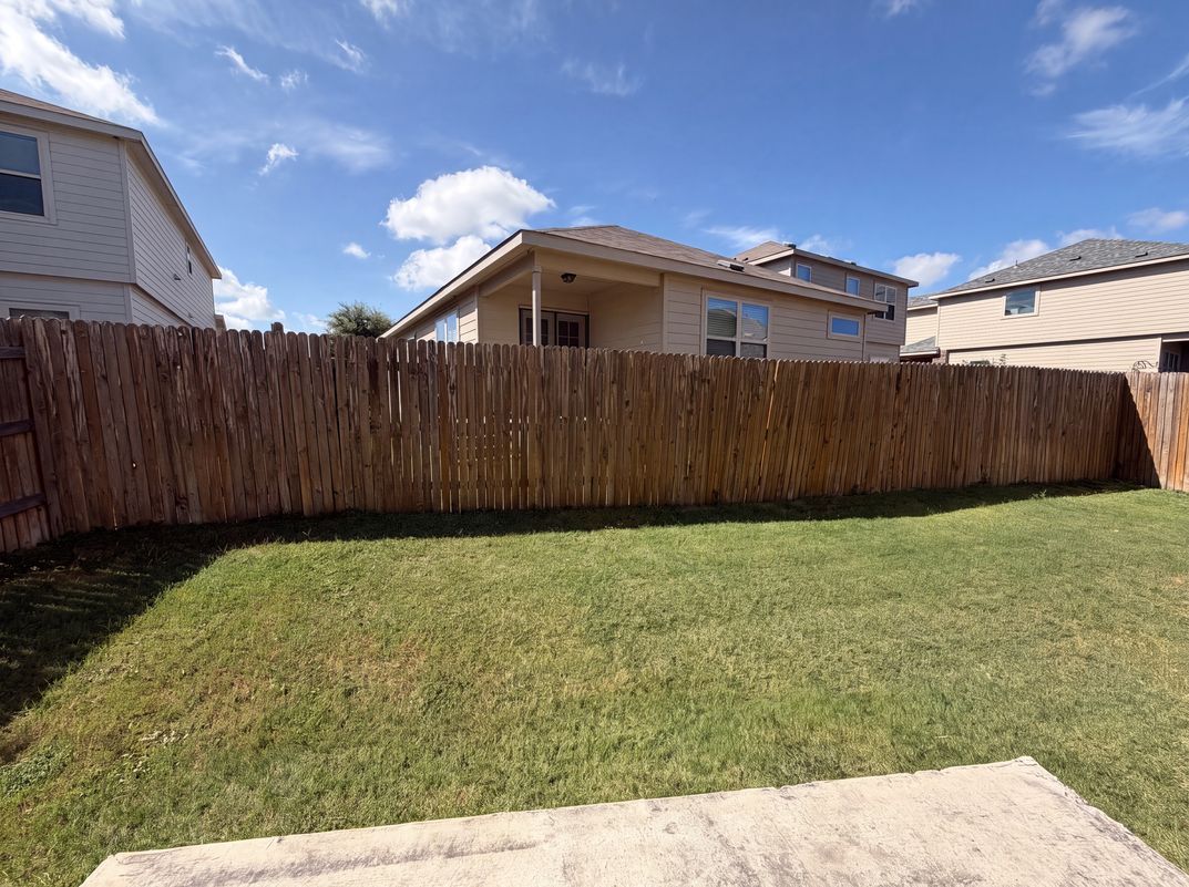 Photo 16 of 18 of 276 Circle Way, Jarrell, TX