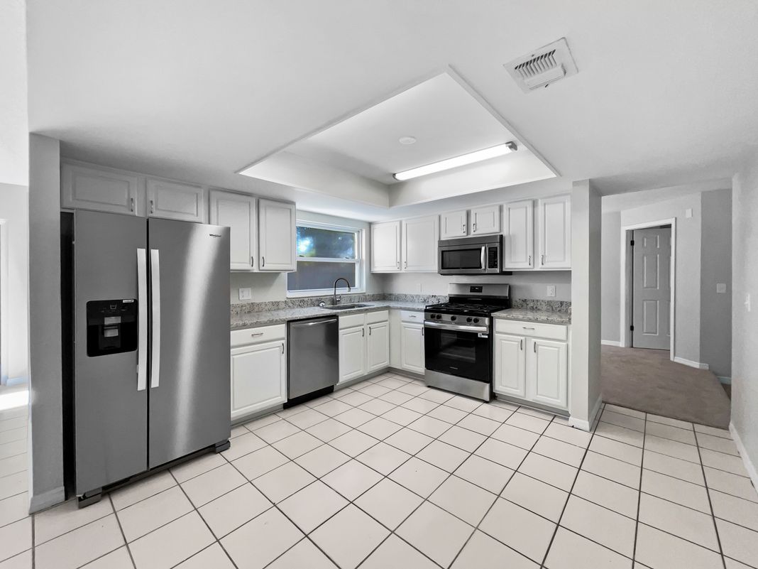 Photo 2 of 22 of 831 Haulover Dr, Altamonte Springs, FL