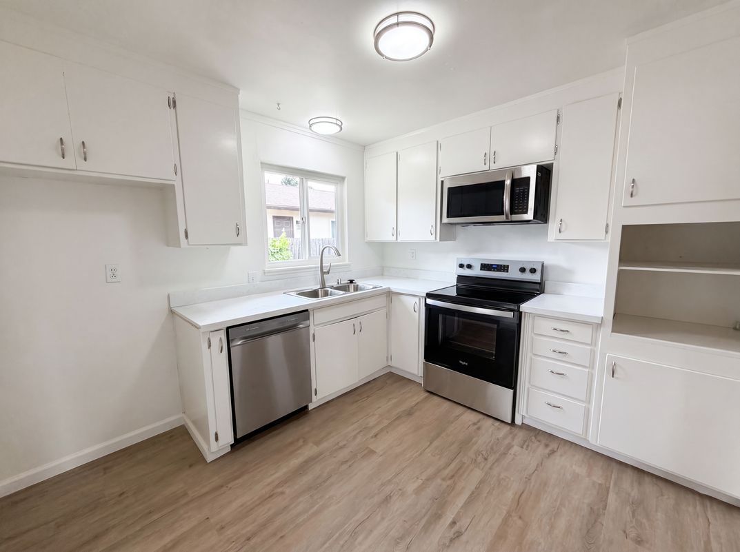 Photo 12 of 24 of 648 Lewis Ave, Yuba City, CA