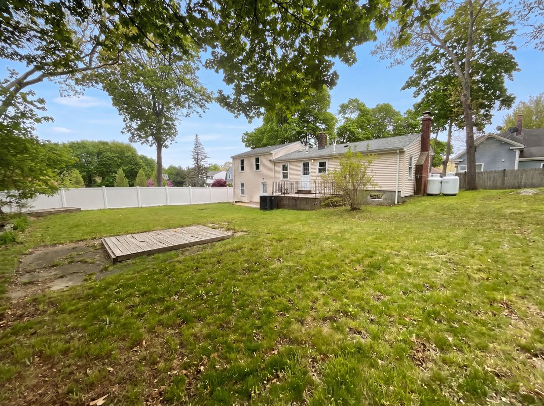 Photo 5 of 28 of 146 Hayward St, Braintree, MA