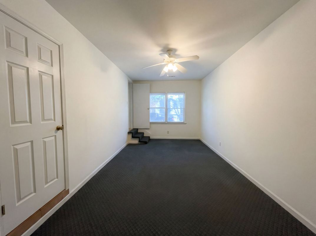 Photo 13 of 31 of 5328 Ridge Forest Dr, Stone Mountain, GA