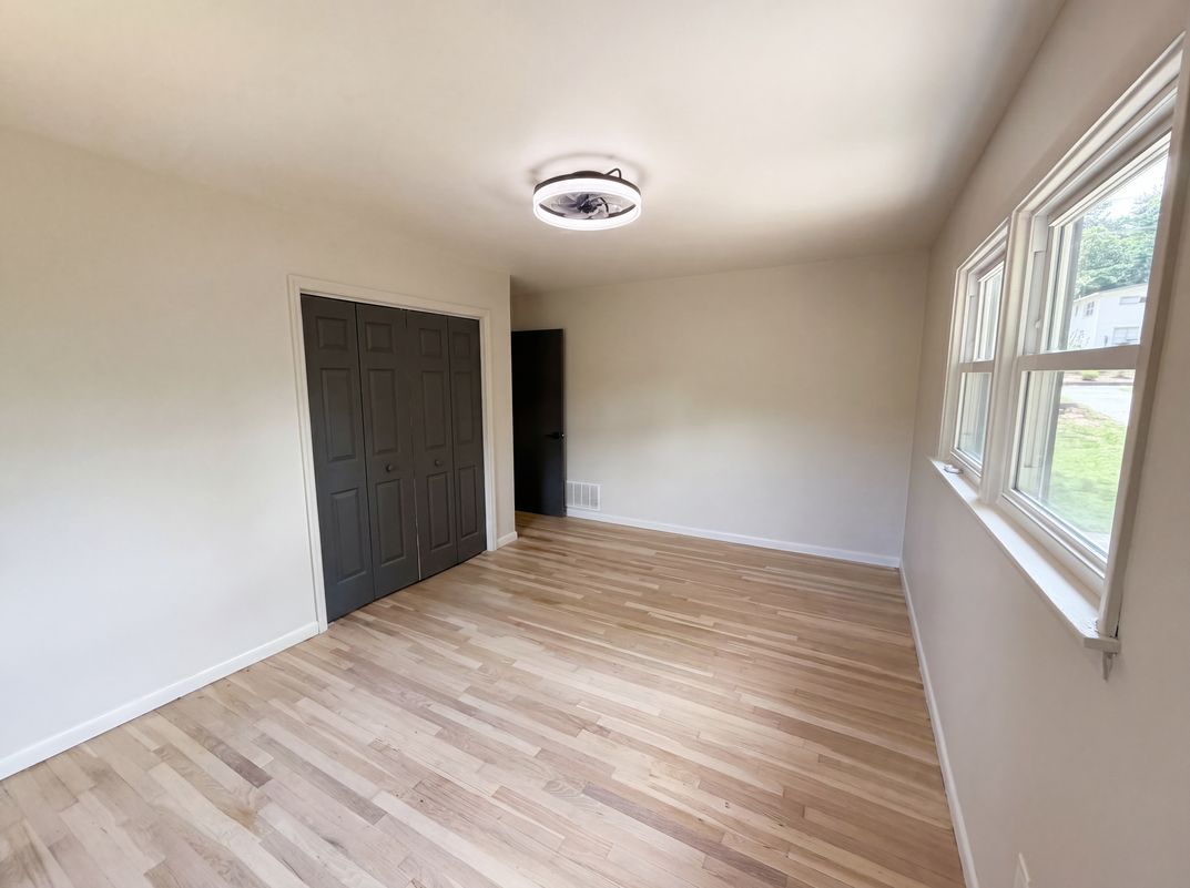 Photo 15 of 30 of 3807 Greenhill Dr, Atlanta, GA
