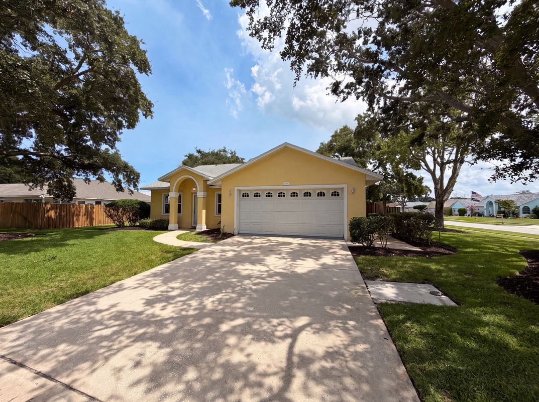 Photo 21 of 26 of 1015 Deer Run Dr, Melbourne, FL
