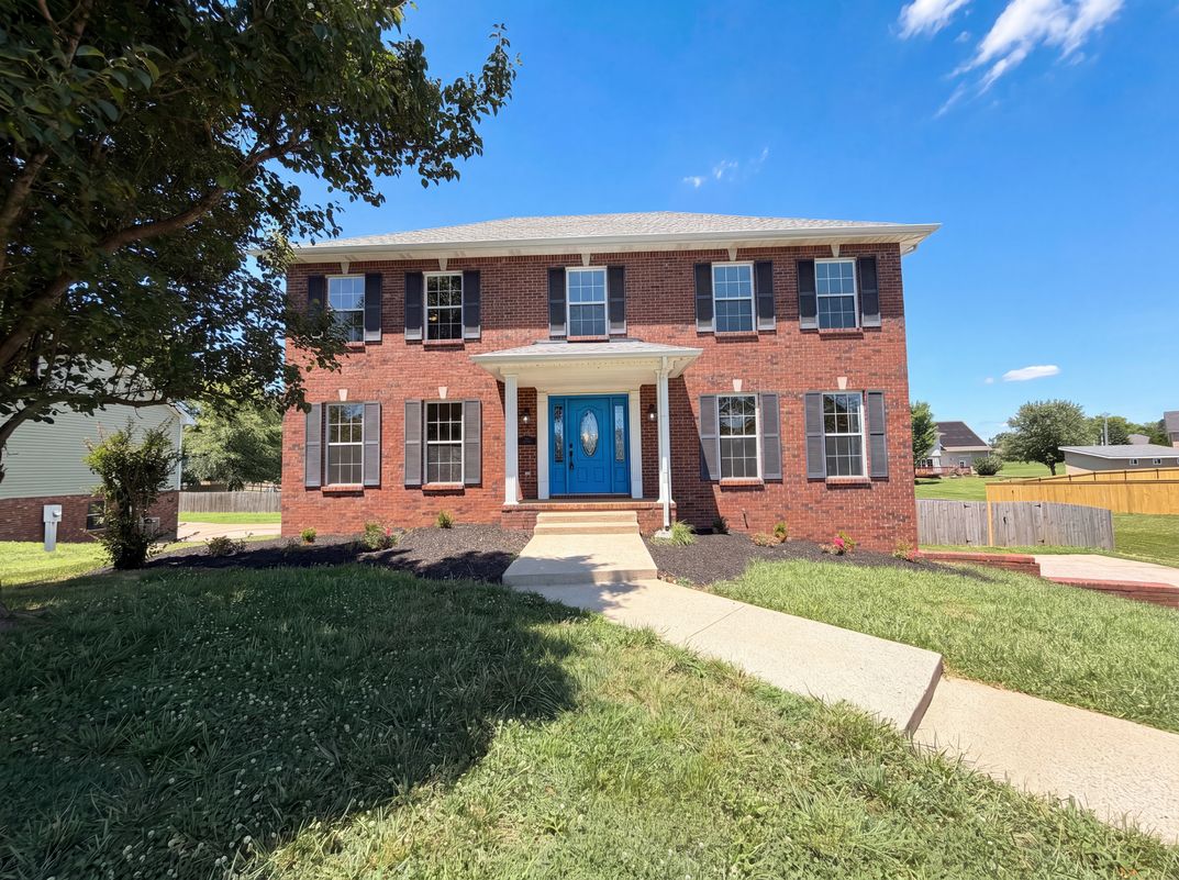 Property photo 1 of 1117 Thornberry Dr