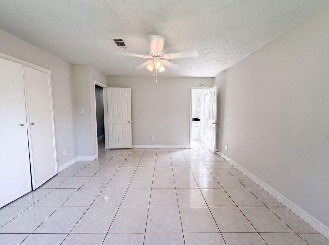 Photo 4 of 21 of 3542 Nutwood Ln, Spring, TX