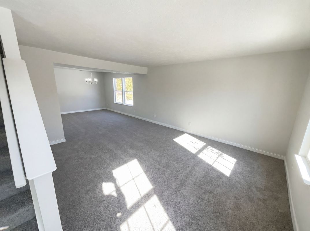 Photo 3 of 31 of 10142 Sandcherry Ln, Indianapolis, IN